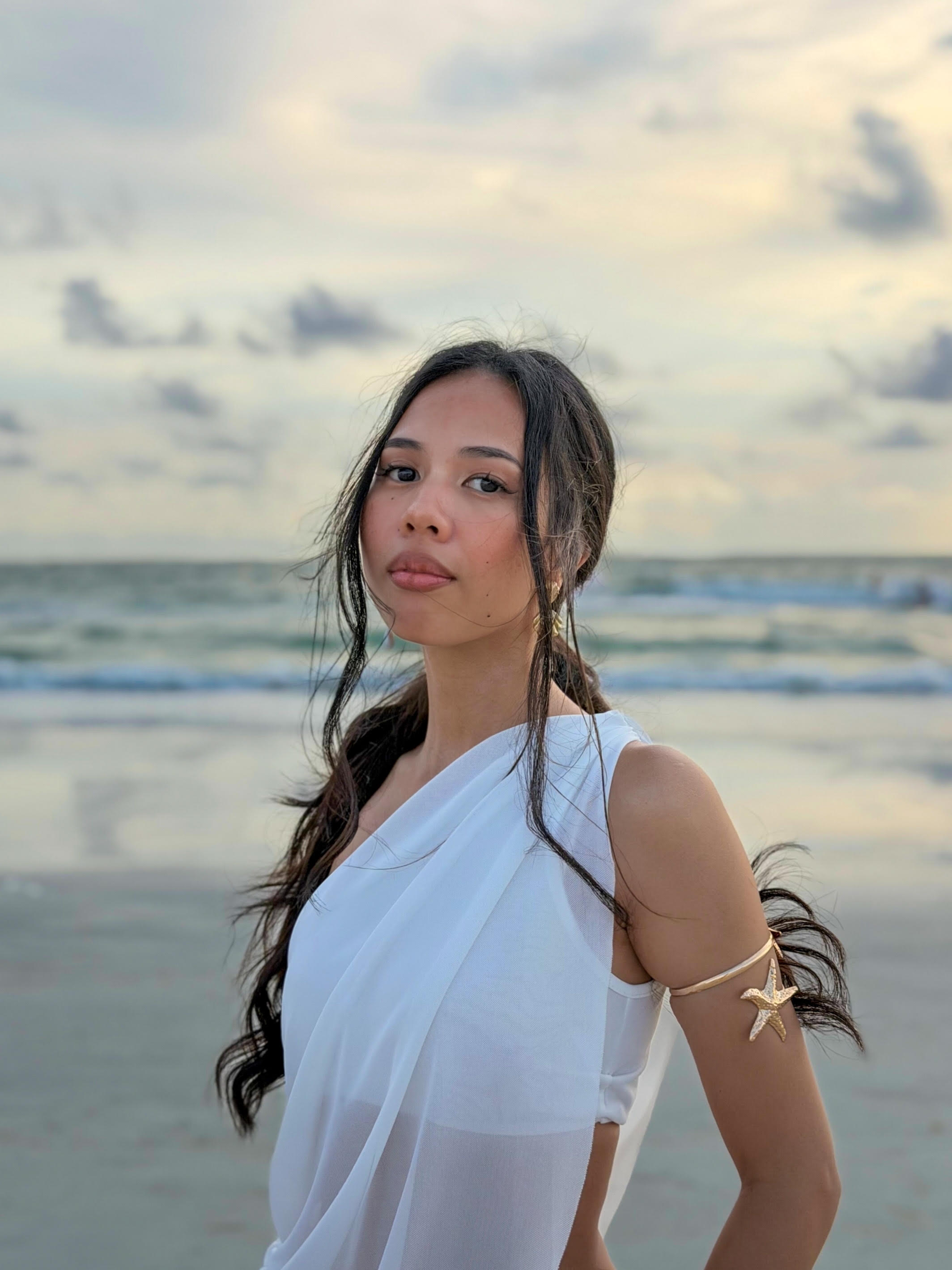 Alaiza Clark, live vocalist and performer
